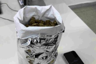 Suspeito joga droga pela janela e acaba preso na Zona Oeste de Aracaju