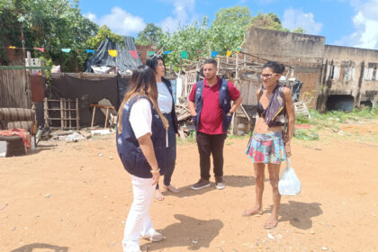Três mulheres recebem Auxílio Moradia após incêndio em ocupação de Aracaju