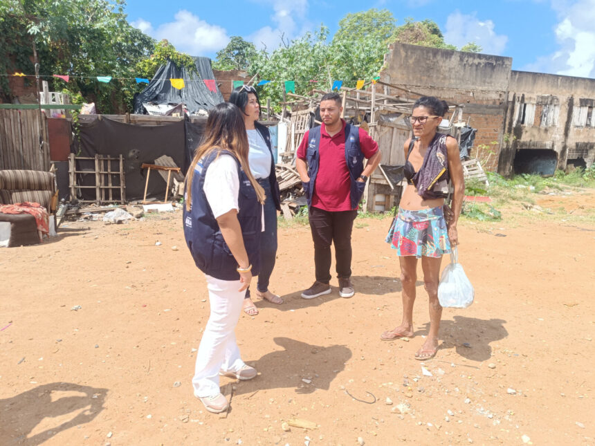 Três mulheres recebem Auxílio Moradia após incêndio em ocupação de Aracaju