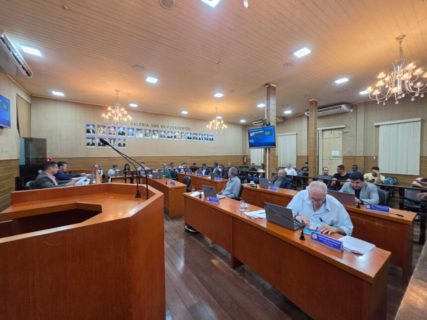 Vereadores cobram união de poderes na volta às sessões em Laranjeiras