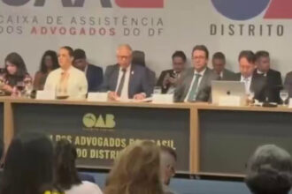 Sessão do Conselho Pleno da OAB-DF, em Brasília