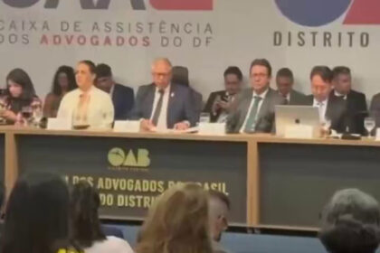 Sessão do Conselho Pleno da OAB-DF, em Brasília