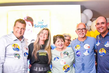 Lideranças reunidas no encontro de apoio a Cláudio Mitidieri