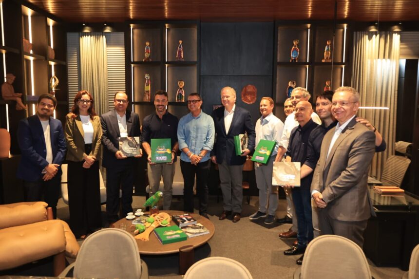 O governador Fábio Mitidieri recebe executivos da MAG Seguros e do grupo Aegon em visita institucional