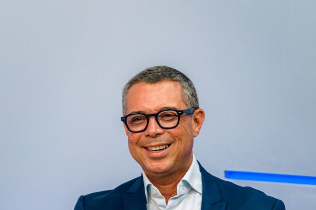 O governador Fábio Mitidieri durante entrevista à TV Sergipe sobre o abastecimento de água