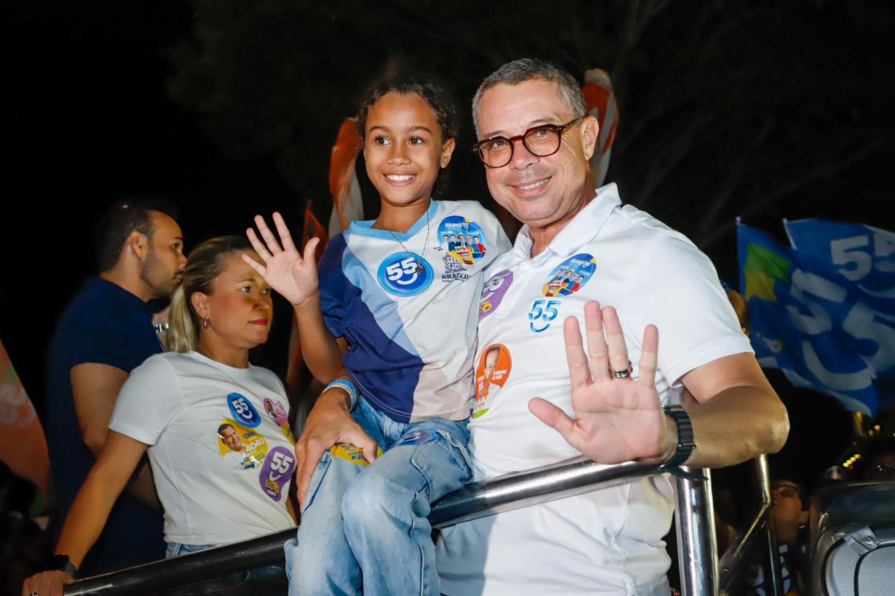 Minicarreata do governador Fábio Mitidieri no bairro Industrial, em Aracaju
