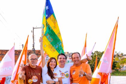 Edvaldo Nogueira, Hilda Ribeiro, Gustinho Ribeiro e André Moura durante a carreata em Lagarto