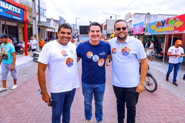 Deputado federal Gustinho Ribeiro durante agenda em Tobias Barreto