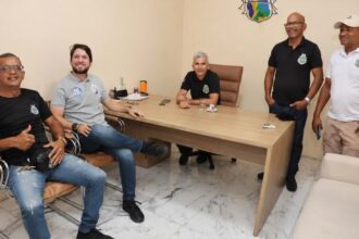 O deputado estadual Jorginho Araujo (PSD) recebido na sede do Sindivigilante Sergipe
