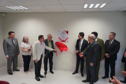 MPSE homenageia promotor e batiza miniauditório em Aracaju