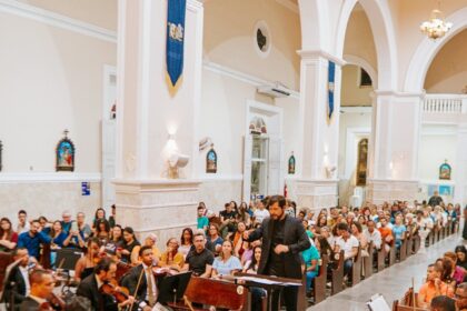 Público acompanha apresentação da Orsse em concerto da série Sons da Catedral