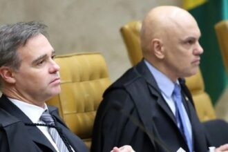 Alexandre de Moraes e André Mendonça no plenário do Supremo