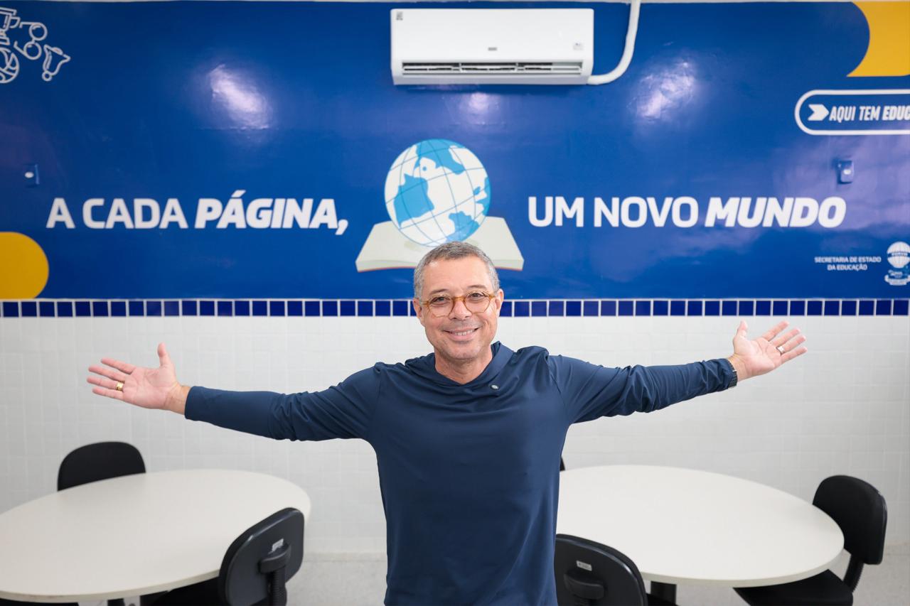 Fábio Mitidieri cumprimenta apoiadores